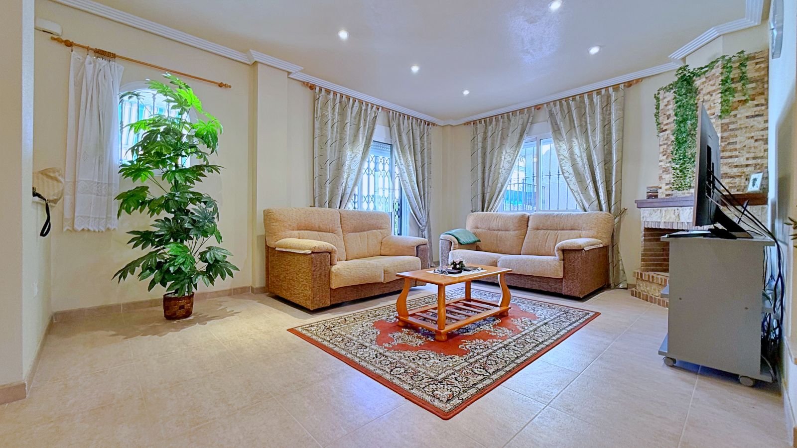 4 Bed 2 Bath Villa in Orihuela - Caza De Casa