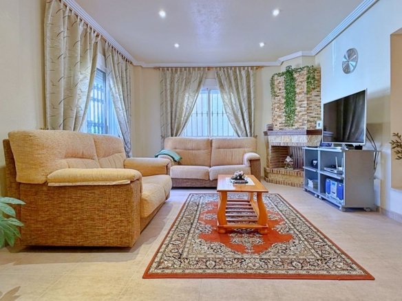 4 Bed 2 Bath Villa in Orihuela - Caza De Casa