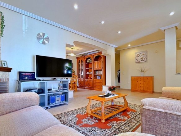 4 Bed 2 Bath Villa in Orihuela - Caza De Casa