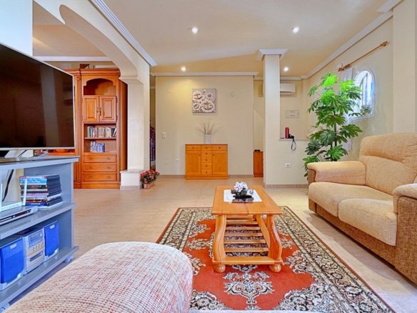4 Bed 2 Bath Villa in Orihuela - Caza De Casa