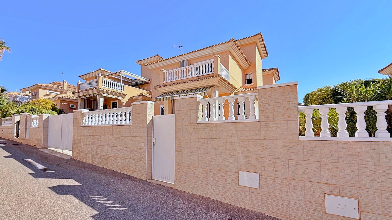 4 Bed 2 Bath Villa in Orihuela - Caza De Casa