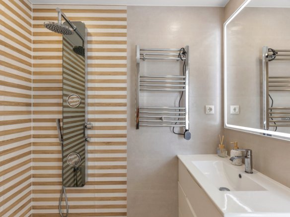 6 Bedroom 3 Bathroom Villa in Torrevieja - Caza De Casa