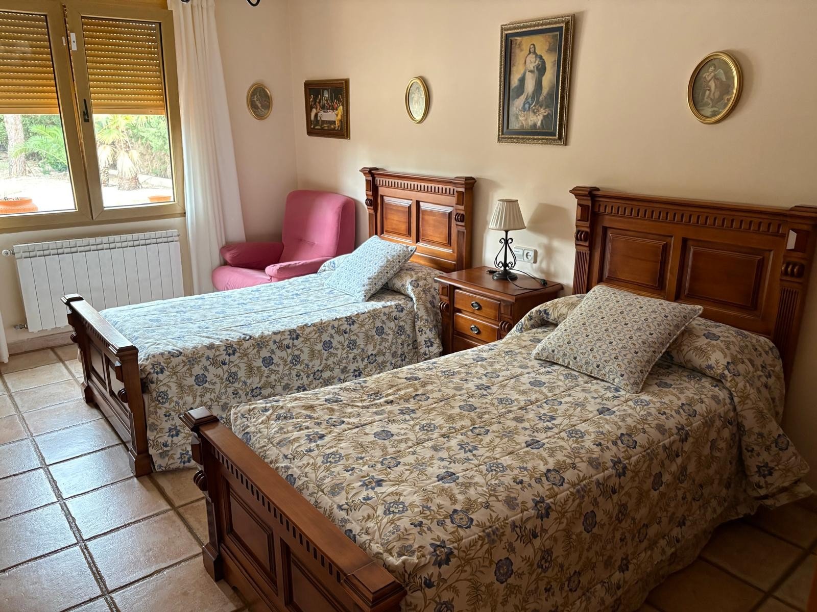 6 Bedroom 3 Bathroom Villa in Yecla - Caza De Casa