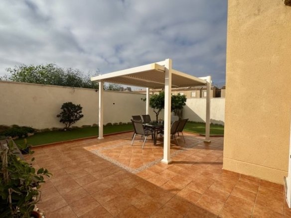 4 Bedroom 2 Bathroom Villa in Torrevieja - Caza De Casa