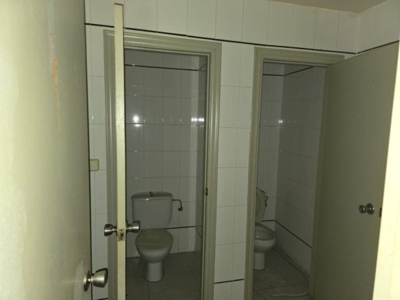 Commercial in Torrevieja - Caza De Casa