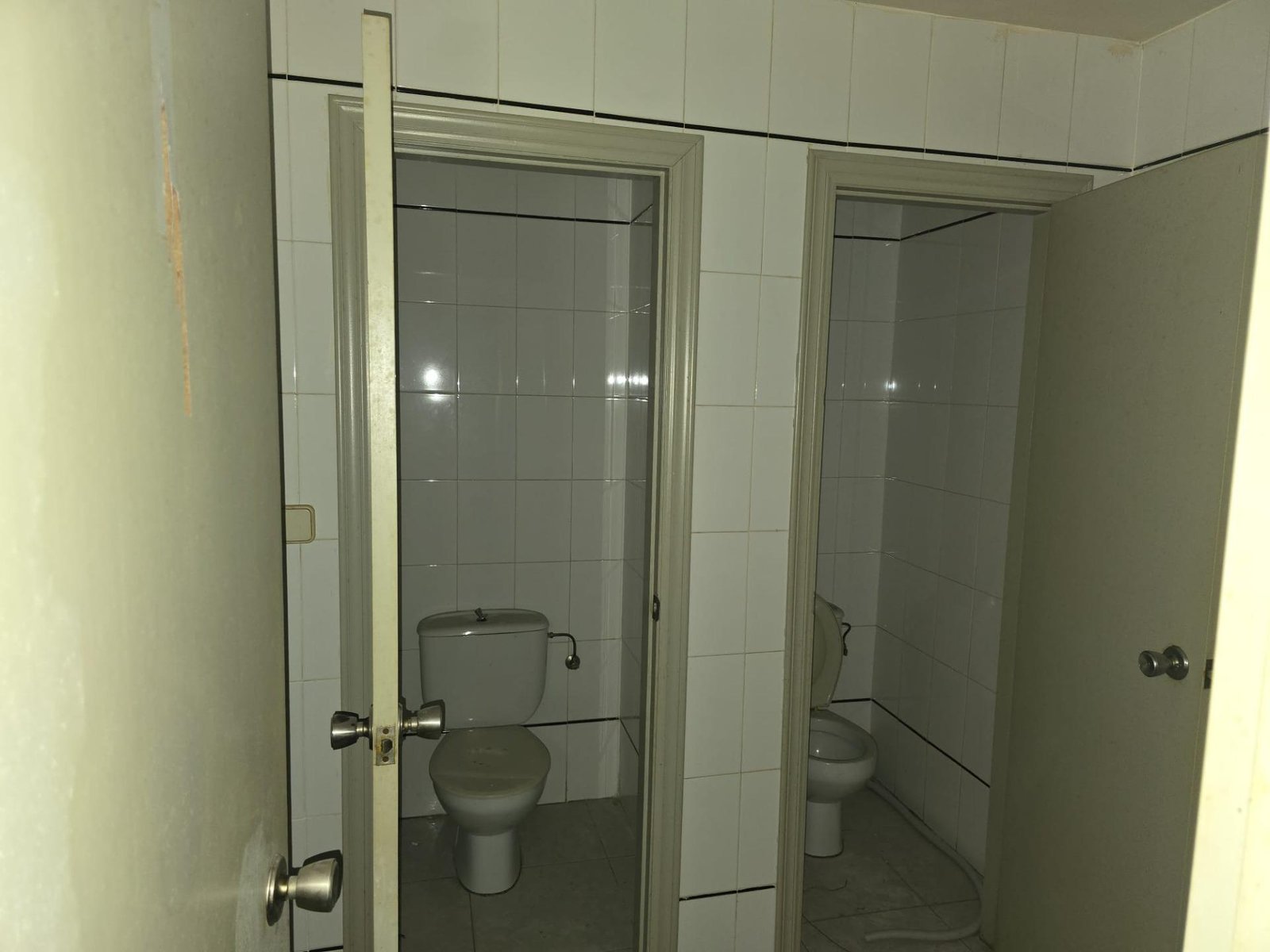 Commercial in Torrevieja - Caza De Casa