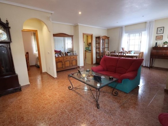 3 Bedroom 2 Bathroom Villa in Torrevieja - Caza De Casa