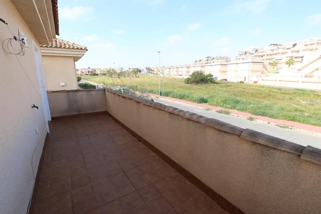 3 Bedroom 2 Bathroom Villa in Torrevieja - Caza De Casa