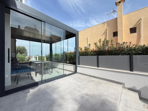 4 Bed 2 Bath Villa in Torrevieja - Caza De Casa