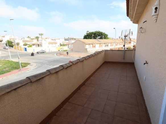 3 Bedroom 2 Bathroom Villa in Torrevieja - Caza De Casa