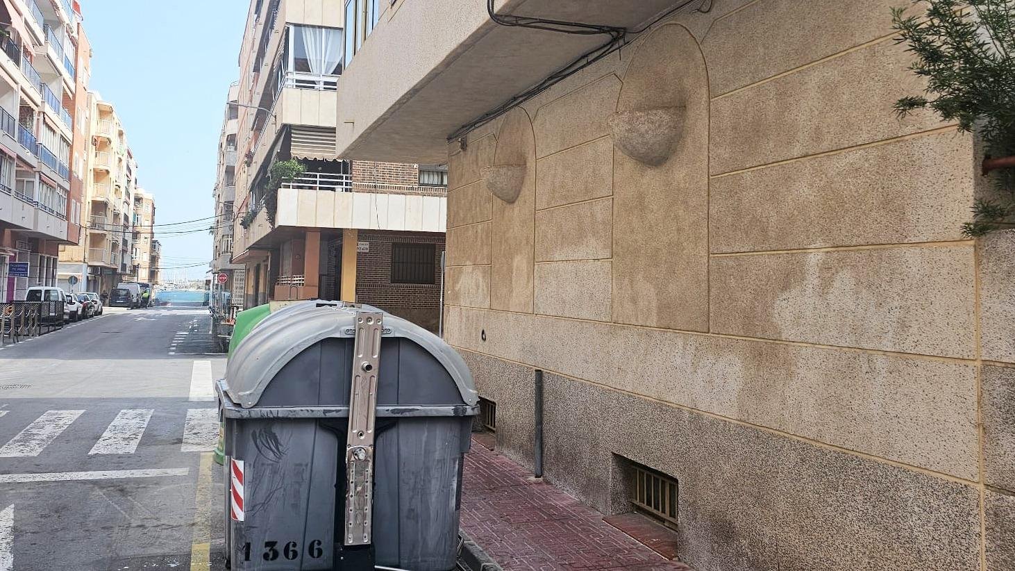 Commercial in Torrevieja - Caza De Casa