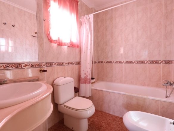 3 Bedroom 2 Bathroom Villa in Torrevieja - Caza De Casa