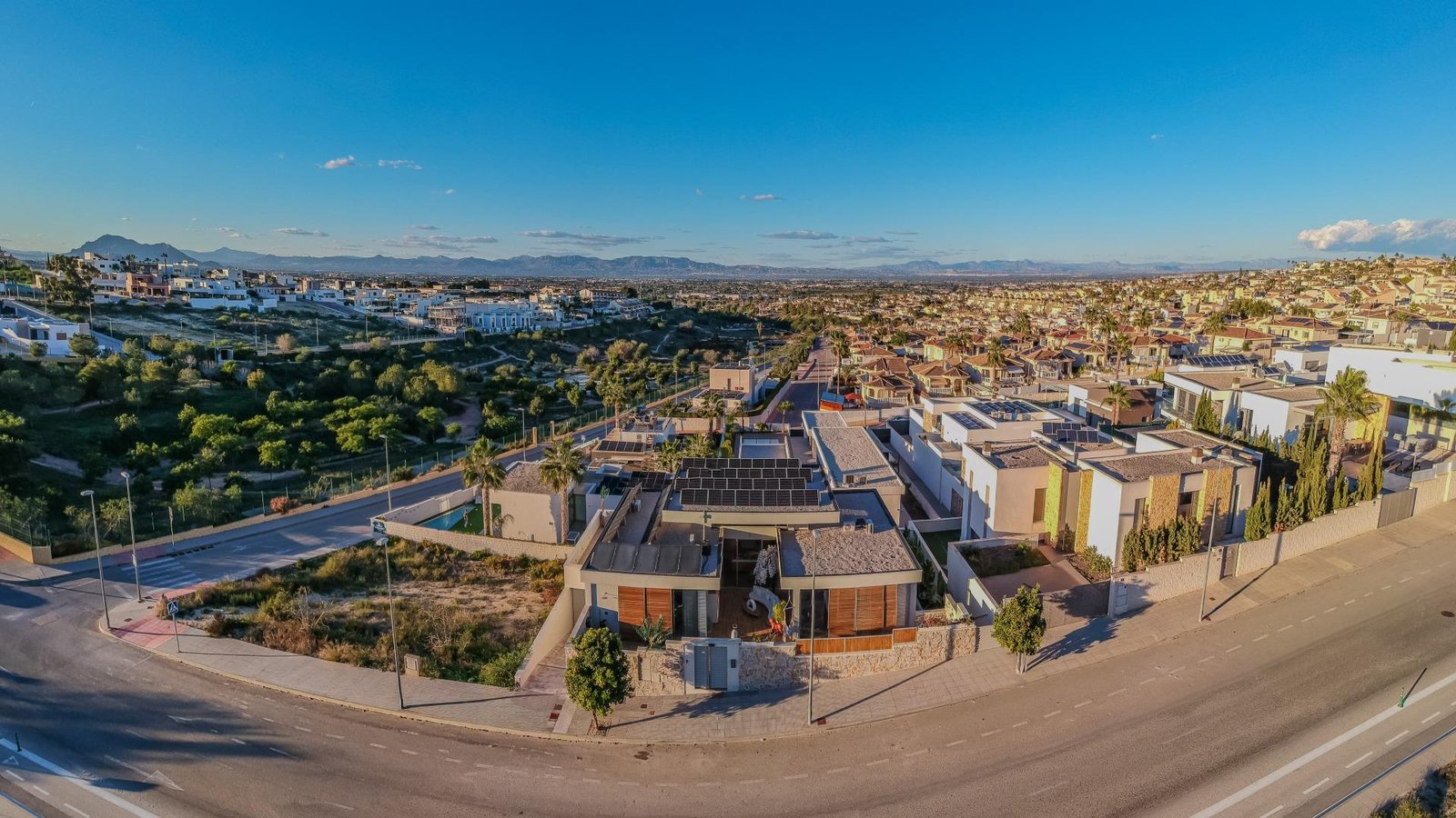 4 Bedroom 3 Bathroom Villa in Benijofar - Caza De Casa