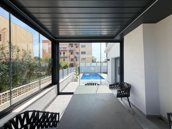 4 Bed 2 Bath Villa in Torrevieja - Caza De Casa