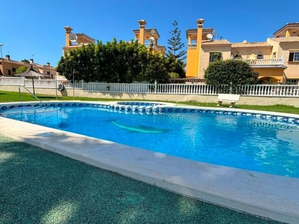 2 Bedroom 2 Bathroom Villa in Orihuela Costa - Caza De Casa