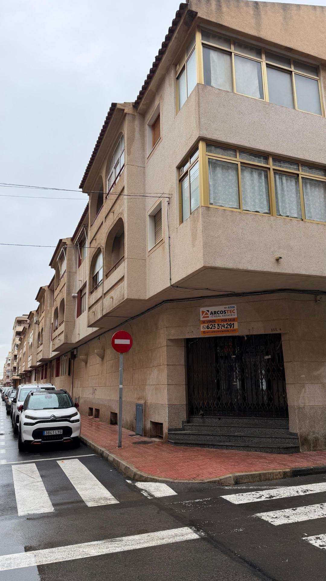 Commercial in Torrevieja - Caza De Casa