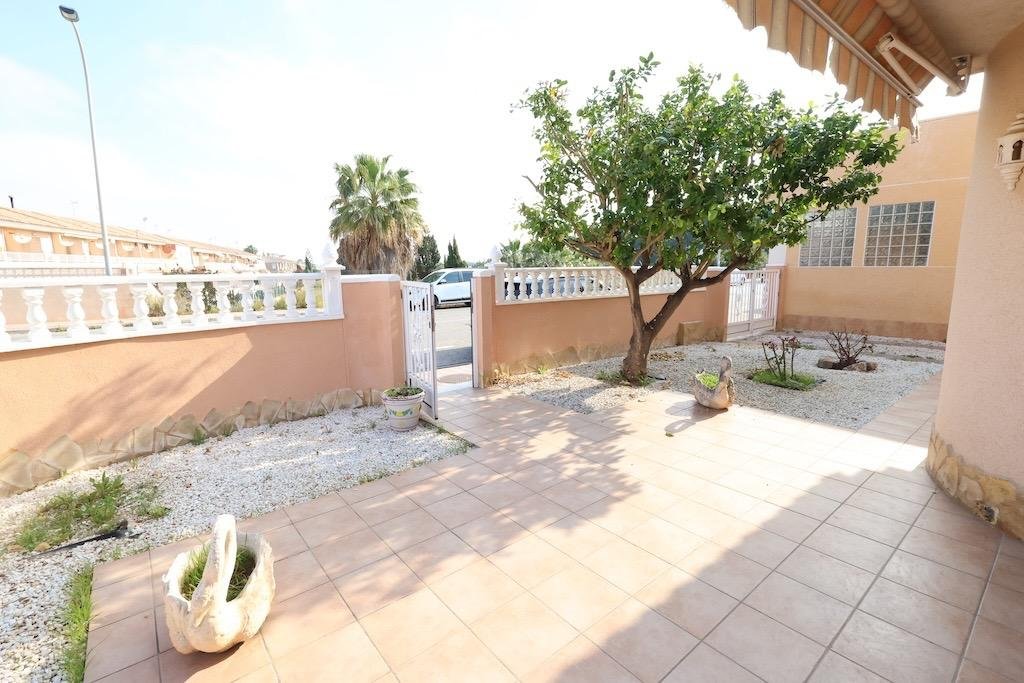 3 Bedroom 2 Bathroom Villa in Torrevieja - Caza De Casa