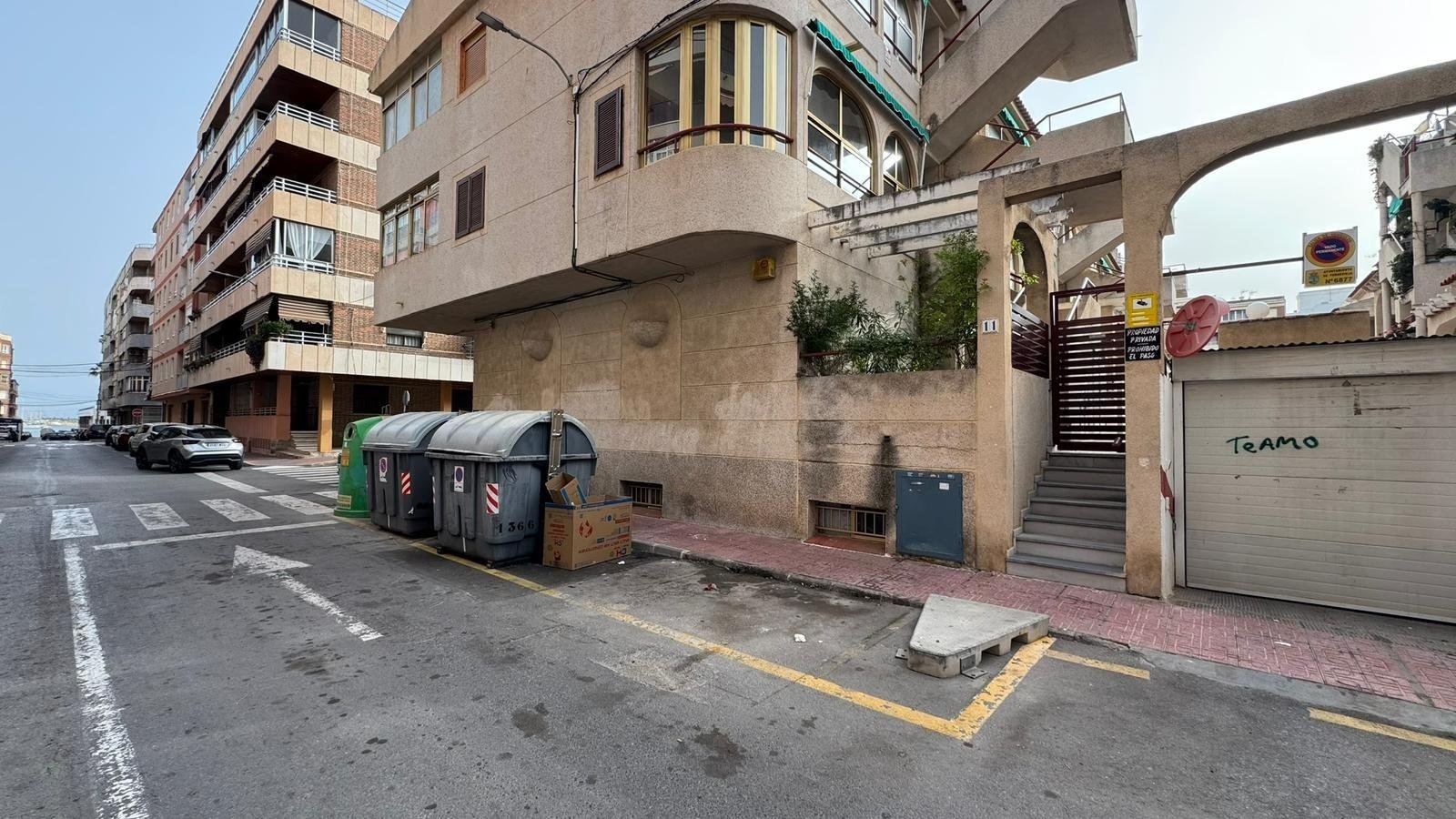Commercial in Torrevieja - Caza De Casa