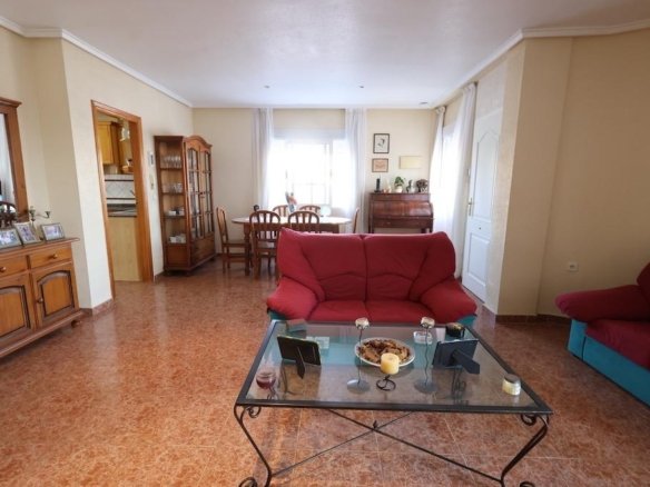 3 Bedroom 2 Bathroom Villa in Torrevieja - Caza De Casa