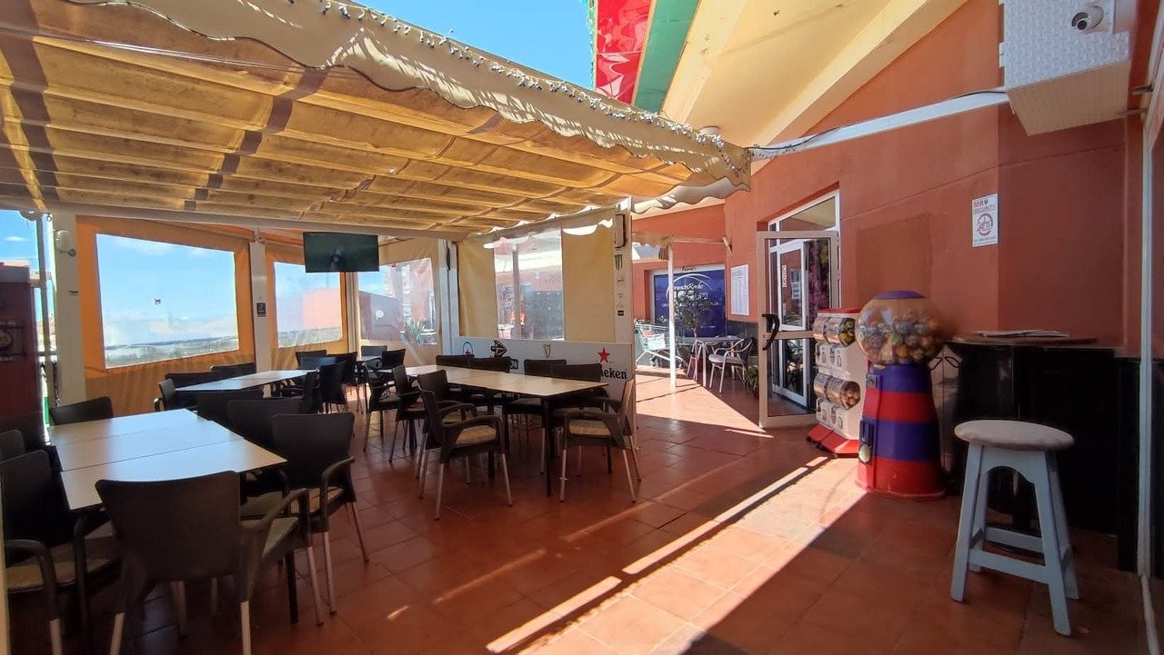 1 Bathroom Commercial in Los Altos - Caza De Casa