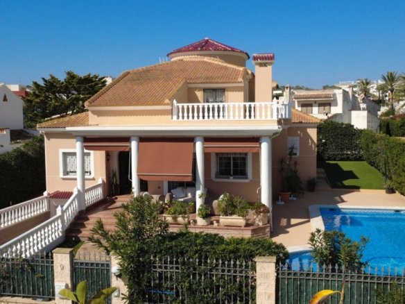 5 Bed 6 Bath Villa in Torrevieja - Caza De Casa