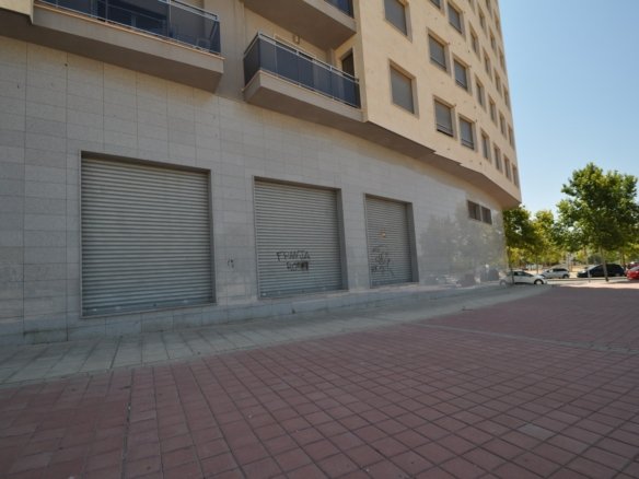 1 Bathroom Commercial in Elda - Caza De Casa