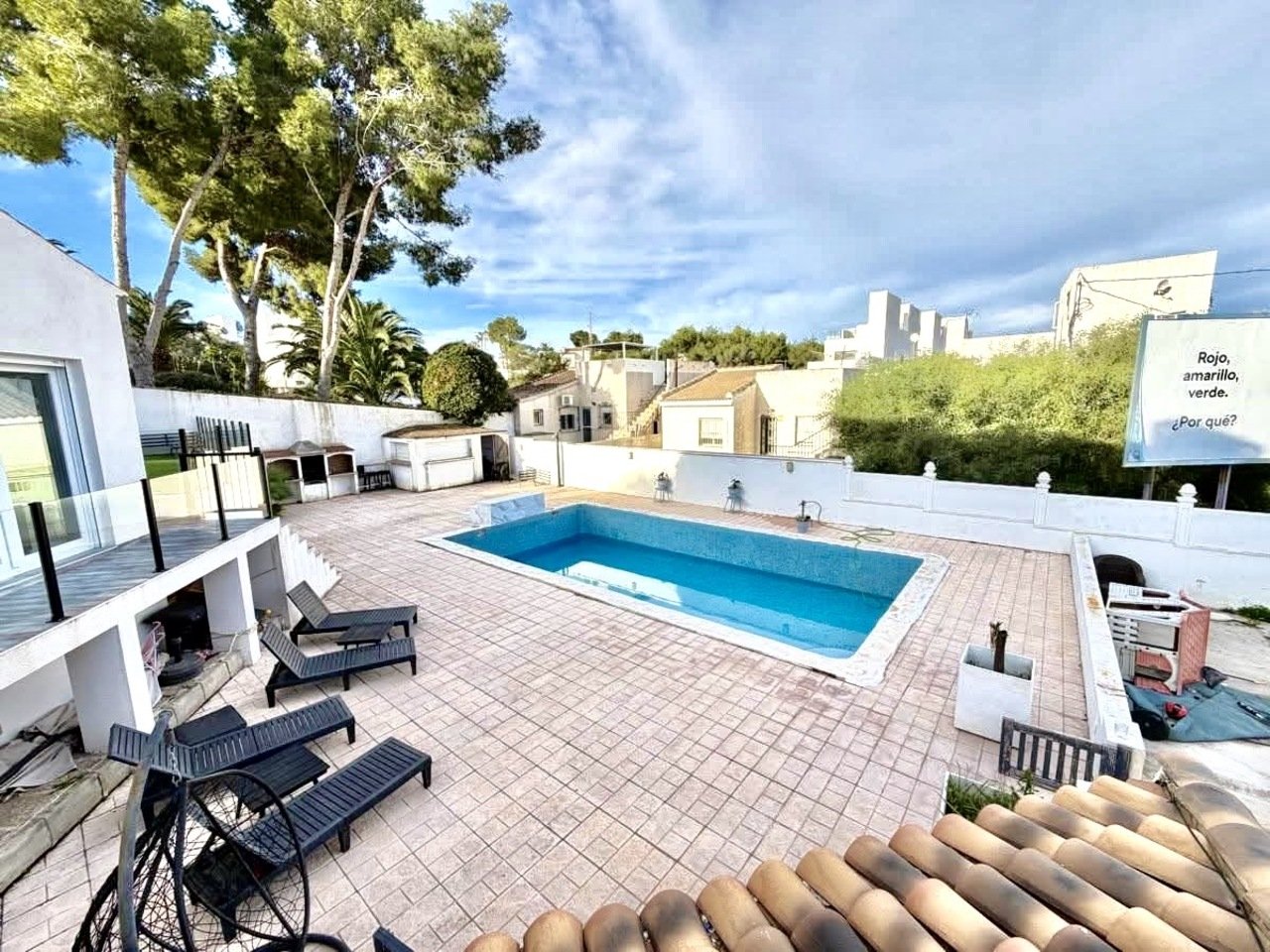6 Bed 2 Bath Villa in Villamartin - Caza De Casa