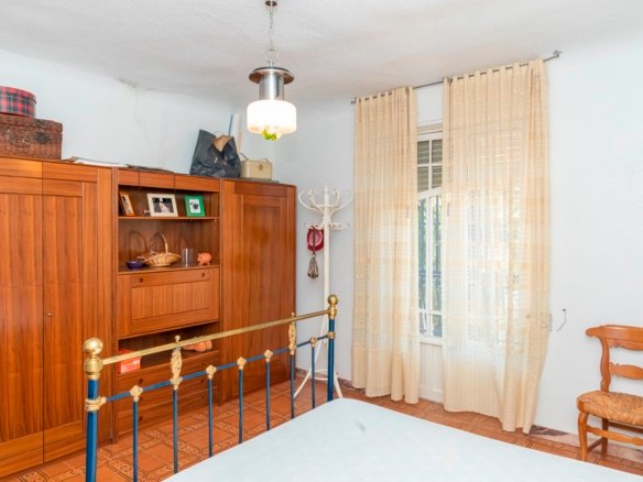 7 Bedroom 2 Bathroom Villa in Yecla - Caza De Casa