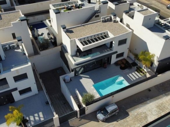 3 Bedroom 2 Bathroom Villa in Algorfa - Caza De Casa