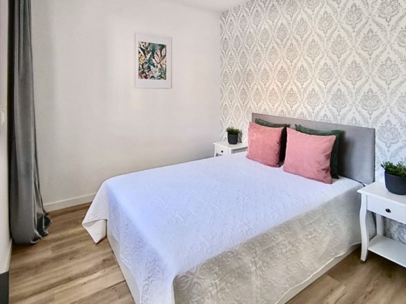 3 Bed 2 Bath Town House in Los Altos - Caza De Casa