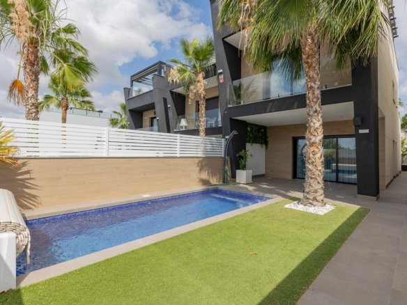 3 Bedroom 2 Bathroom Villa in Benijofar - Caza De Casa