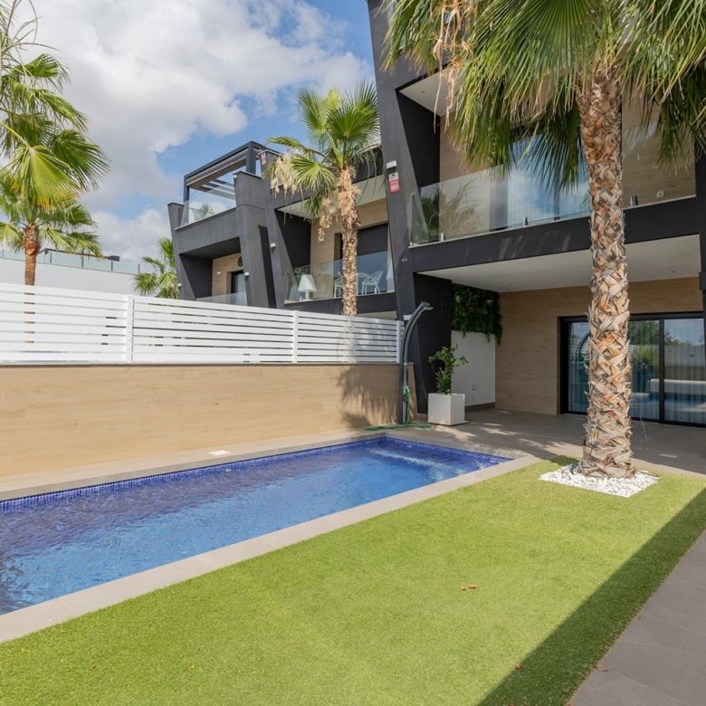 3 Bedroom 2 Bathroom Villa in Benijofar - Caza De Casa