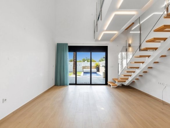 3 Bedroom 2 Bathroom Villa in Benijofar - Caza De Casa