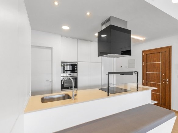 3 Bedroom 2 Bathroom Villa in Benijofar - Caza De Casa