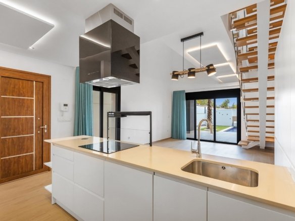 3 Bedroom 2 Bathroom Villa in Benijofar - Caza De Casa
