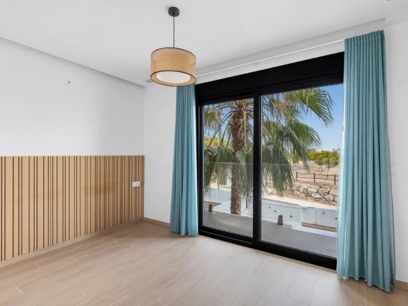 3 Bedroom 2 Bathroom Villa in Benijofar - Caza De Casa