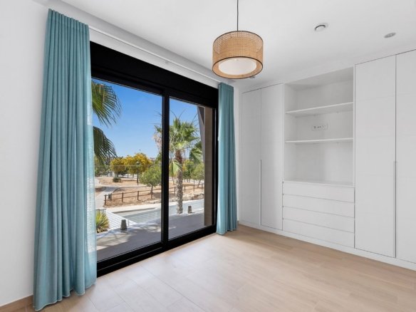 3 Bedroom 2 Bathroom Villa in Benijofar - Caza De Casa