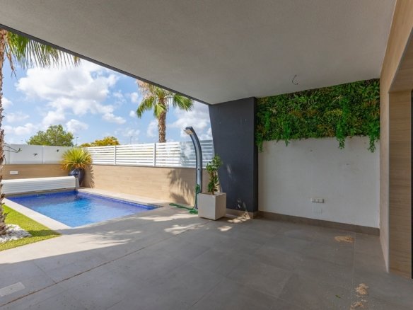 3 Bedroom 2 Bathroom Villa in Benijofar - Caza De Casa