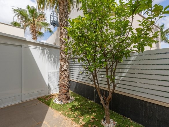 3 Bedroom 2 Bathroom Villa in Benijofar - Caza De Casa