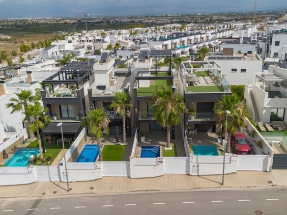 3 Bedroom 2 Bathroom Villa in Benijofar - Caza De Casa