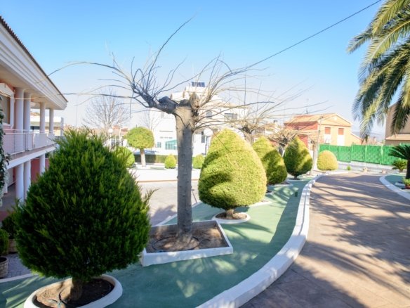 6 Bedroom 3 Bathroom Villa in Caudete - Caza De Casa