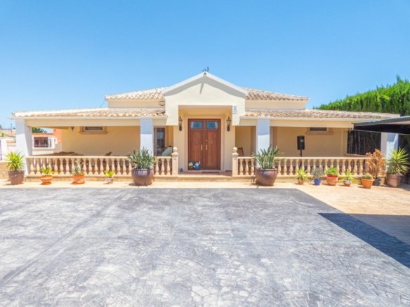 6 Bed 4 Bath Villa in Rojales - Caza De Casa