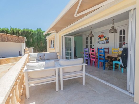 6 Bed 4 Bath Villa in Rojales - Caza De Casa