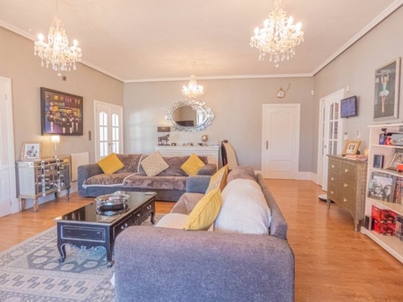 6 Bed 4 Bath Villa in Rojales - Caza De Casa