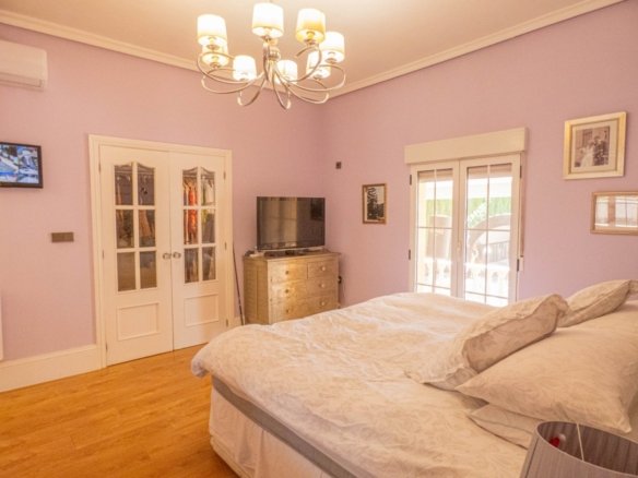 6 Bed 4 Bath Villa in Rojales - Caza De Casa