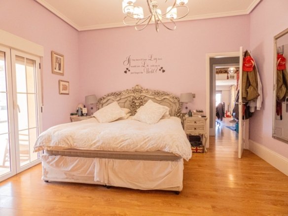 6 Bed 4 Bath Villa in Rojales - Caza De Casa