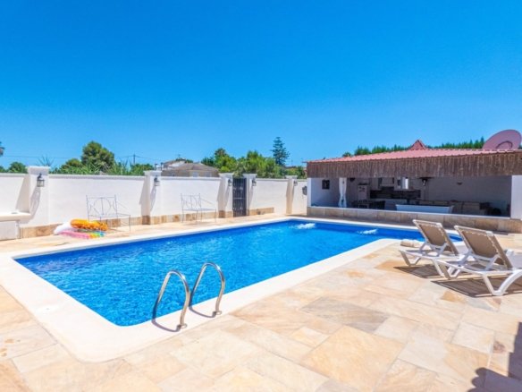 6 Bed 4 Bath Villa in Rojales - Caza De Casa