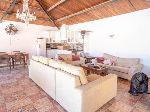 6 Bed 4 Bath Villa in Rojales - Caza De Casa