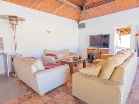 6 Bed 4 Bath Villa in Rojales - Caza De Casa