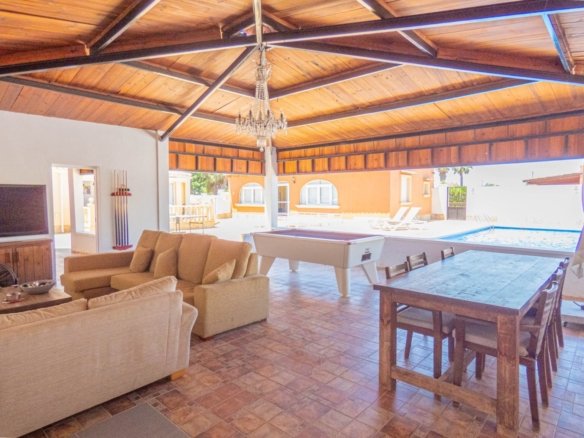 6 Bed 4 Bath Villa in Rojales - Caza De Casa